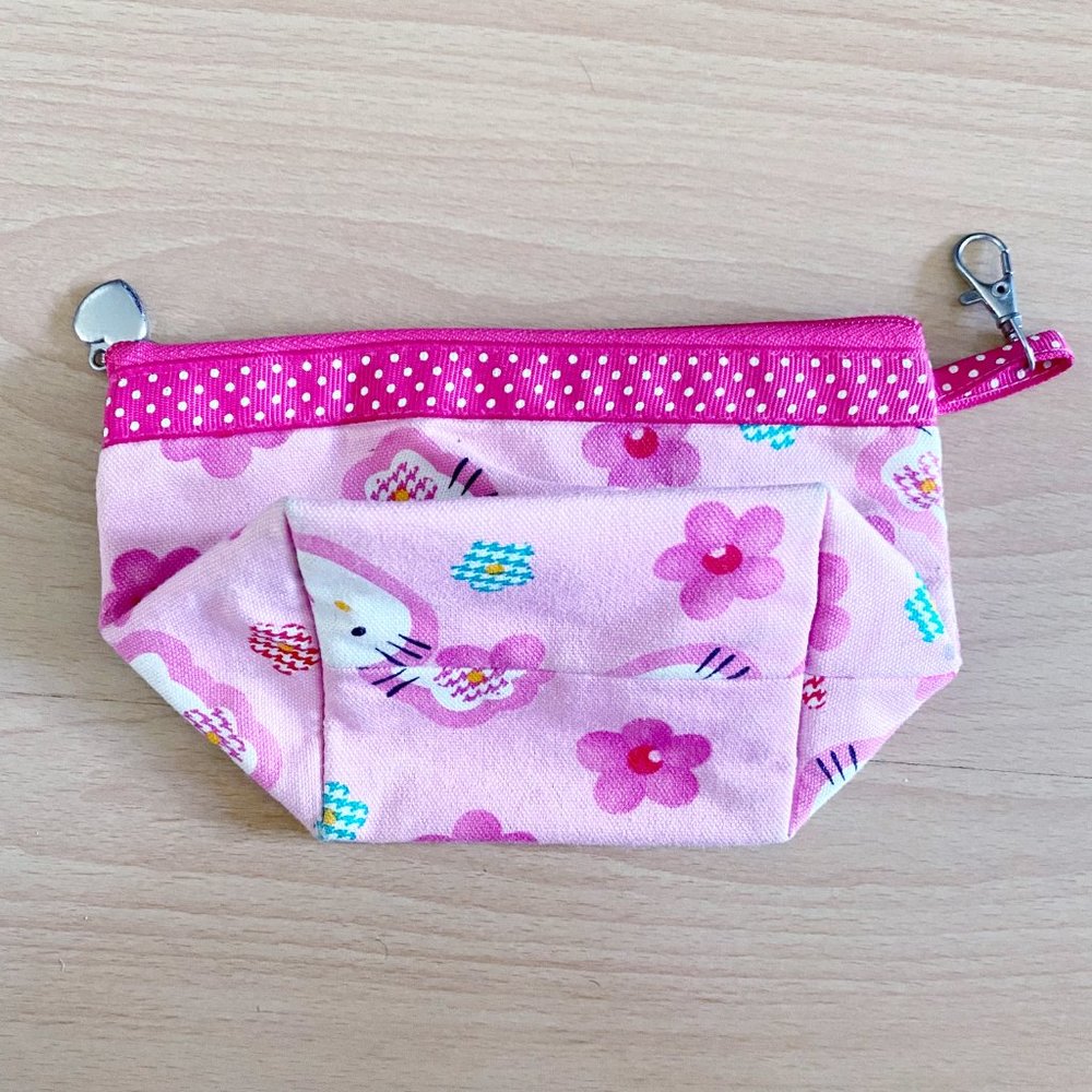 HANDMADE Hello Kitty Zip pouch - Picture 2 of 4